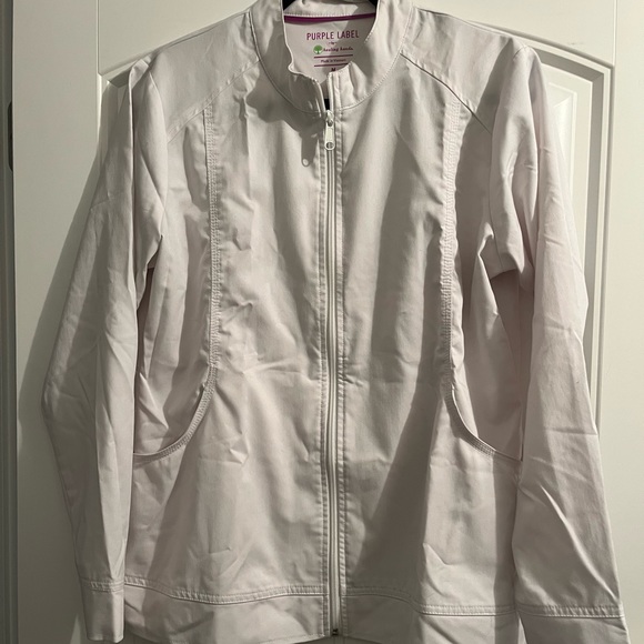 2 Healing Hands white lab/nursing coats- Medium - Picture 2 of 6